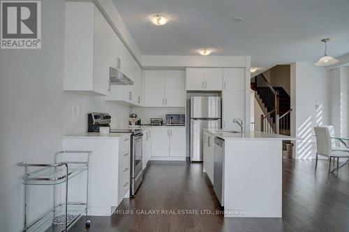 28 Velvet Drive, Whitby, ON - Indoor Photo Showing Kitchen