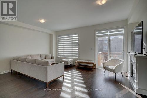 28 Velvet Drive, Whitby, ON - Indoor Photo Showing Living Room