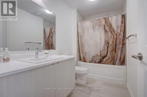 28 Velvet Drive, Whitby, ON - Indoor Photo Showing Bathroom