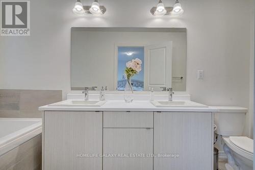 28 Velvet Drive, Whitby, ON - Indoor Photo Showing Bathroom