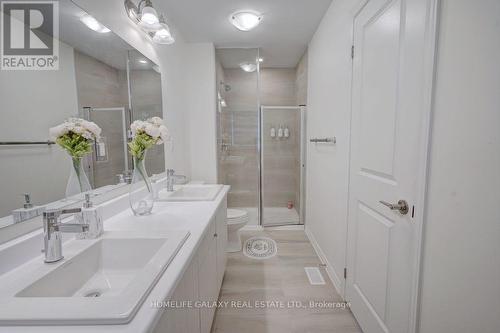 28 Velvet Drive, Whitby, ON - Indoor Photo Showing Bathroom