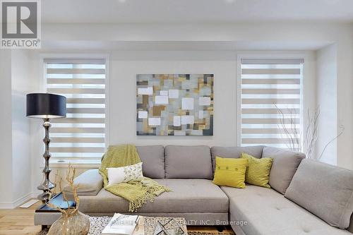 6 Clutterbuck Lane, Ajax, ON - Indoor Photo Showing Living Room