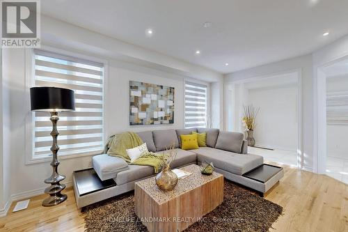 6 Clutterbuck Lane, Ajax, ON - Indoor Photo Showing Living Room