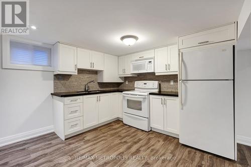 Bsmt - 268 Penn Avenue, Newmarket, ON - Indoor Photo Showing Kitchen