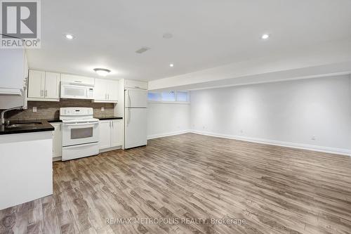 Bsmt - 268 Penn Avenue, Newmarket, ON - Indoor Photo Showing Kitchen