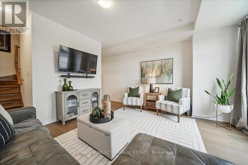 53 Carneros Way, Markham, ON - Indoor Photo Showing Living Room