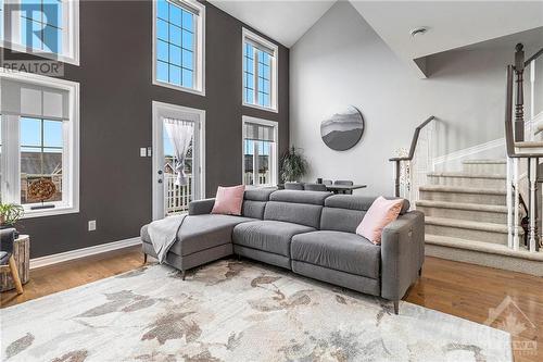 129 Eye Bright Crescent, Ottawa, ON - Indoor Photo Showing Living Room