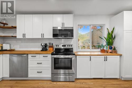 266 Coxe Boulevard, Milton, ON - Indoor Photo Showing Kitchen