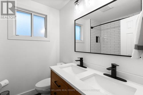 266 Coxe Boulevard, Milton, ON - Indoor Photo Showing Bathroom