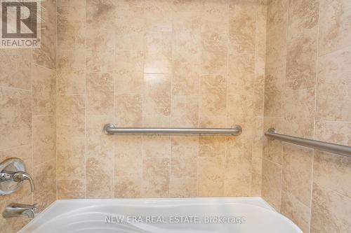 7388 Sills Road, Mississauga, ON - Indoor Photo Showing Bathroom