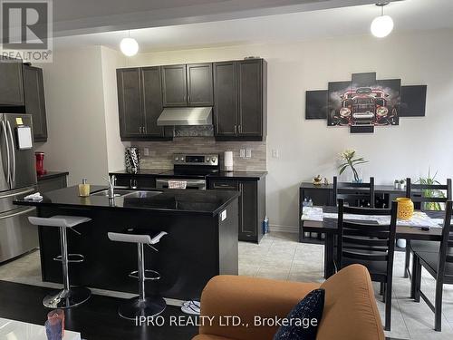 122 Kempenfelt Trail, Brampton, ON - Indoor Photo Showing Kitchen