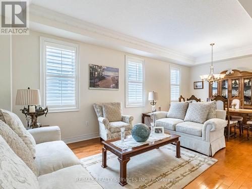 44 Trailhead Crescent, Brampton, ON - Indoor Photo Showing Living Room