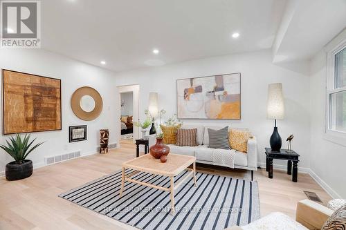 39 Trillium Crescent, London, ON - Indoor Photo Showing Living Room