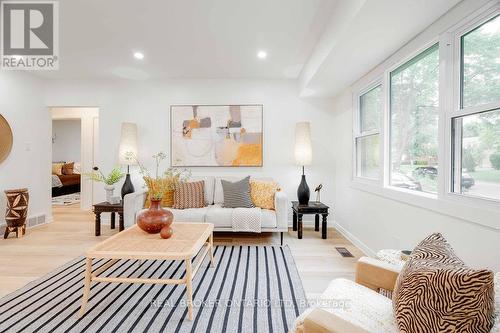 39 Trillium Crescent, London, ON - Indoor Photo Showing Living Room