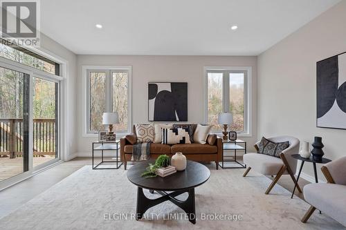 39 Dunning Way, St. Thomas, ON - Indoor Photo Showing Living Room