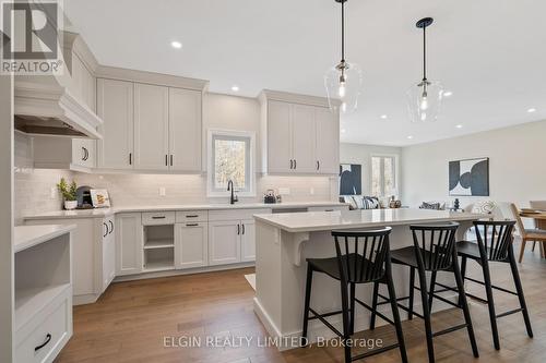 39 Dunning Way, St. Thomas, ON - Indoor Photo Showing Kitchen With Upgraded Kitchen