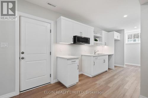 39 Dunning Way, St. Thomas, ON - Indoor Photo Showing Kitchen