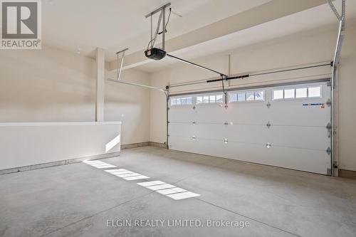 39 Dunning Way, St. Thomas, ON - Indoor Photo Showing Garage