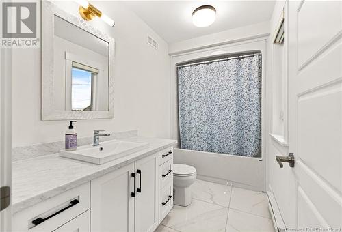 121 Oakfield, Riverview, NB - Indoor Photo Showing Bathroom