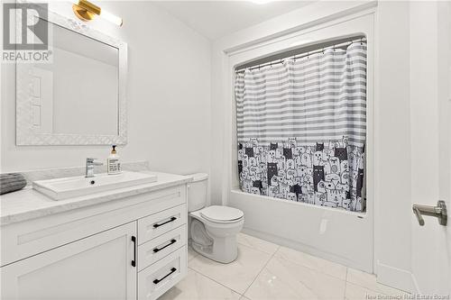 121 Oakfield, Riverview, NB - Indoor Photo Showing Bathroom