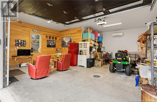 31 Pheasant Street, Grand-Barachois, NB - Indoor Photo Showing Garage