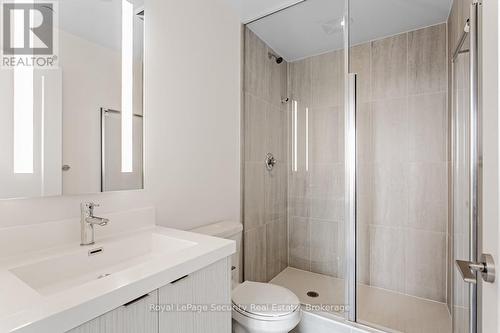 3336 - 5 Mabelle Avenue, Toronto, ON - Indoor Photo Showing Bathroom