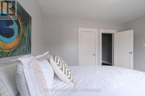 1140 Dufferin Street, Toronto, ON - Indoor Photo Showing Bedroom