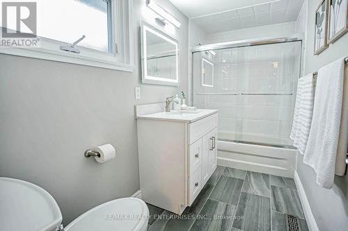 1825 Pattinson Crescent, Mississauga, ON - Indoor Photo Showing Bathroom