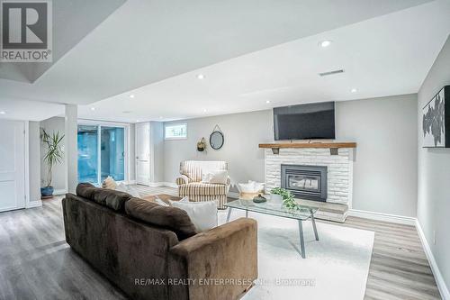 1825 Pattinson Crescent, Mississauga, ON - Indoor Photo Showing Living Room With Fireplace