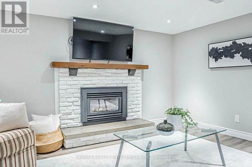 1825 Pattinson Crescent, Mississauga, ON - Indoor Photo Showing Living Room With Fireplace