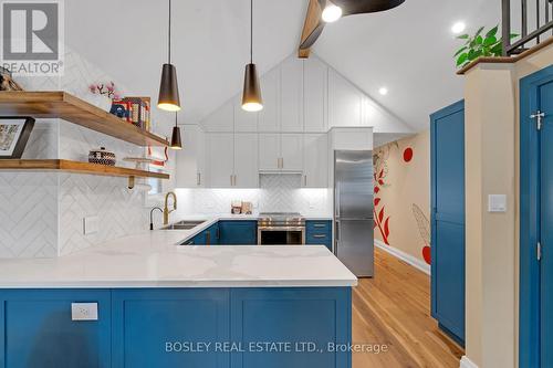 23 24Th Street, Toronto, ON - Indoor Photo Showing Kitchen With Upgraded Kitchen