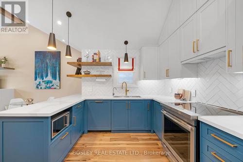 23 24Th Street, Toronto, ON - Indoor Photo Showing Kitchen With Upgraded Kitchen