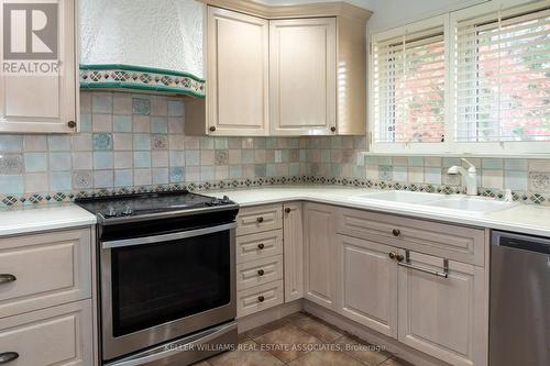 1460 Halyard Court, Mississauga, ON - Indoor Photo Showing Kitchen With Double Sink