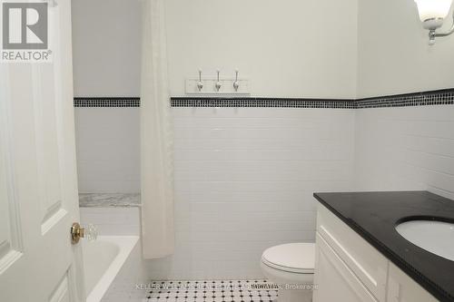 1460 Halyard Court, Mississauga, ON - Indoor Photo Showing Bathroom