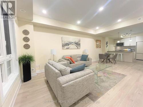 39 - 3 Elsie Lane, Toronto, ON - Indoor Photo Showing Living Room