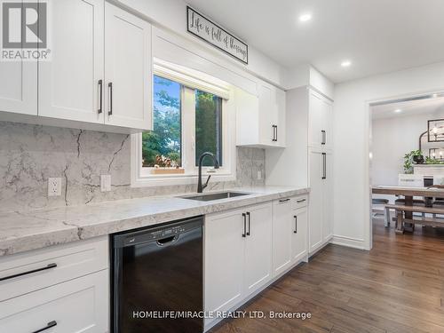 521 Oneida Drive, Burlington, ON - Indoor Photo Showing Kitchen