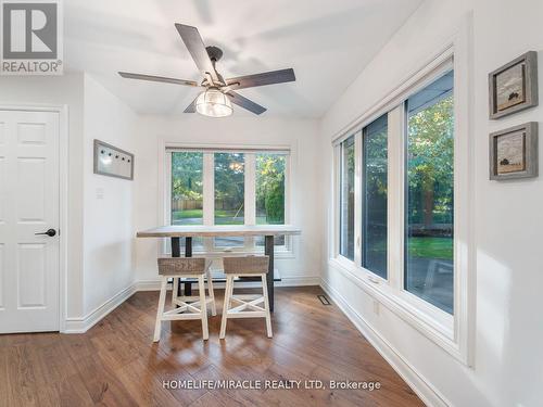 521 Oneida Drive, Burlington, ON - Indoor Photo Showing Dining Room