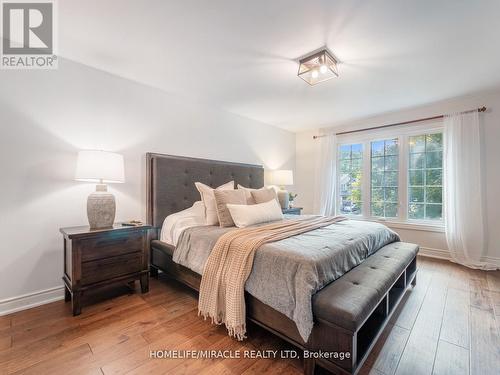 521 Oneida Drive, Burlington, ON - Indoor Photo Showing Bedroom