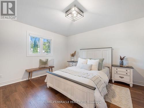 521 Oneida Drive, Burlington, ON - Indoor Photo Showing Bedroom