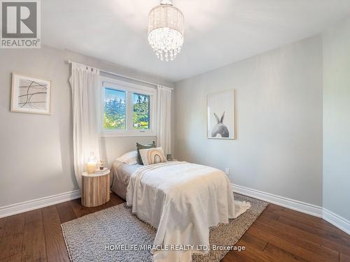 521 Oneida Drive, Burlington, ON - Indoor Photo Showing Bedroom