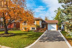 81 SKYLINE DRIVE  Hamilton, ON L9H 3S3