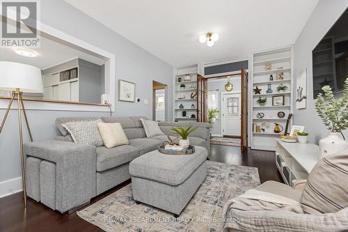 320 Mill Street, Kitchener, ON - Indoor Photo Showing Living Room