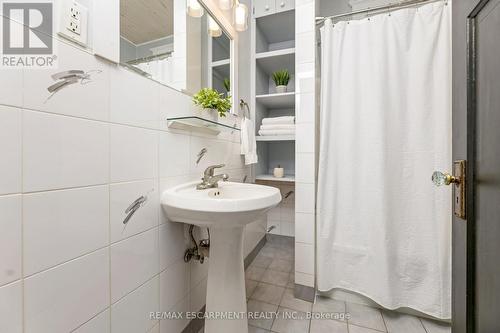 320 Mill Street, Kitchener, ON - Indoor Photo Showing Bathroom