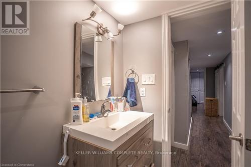 163 Emerald Street N, Hamilton, ON - Indoor Photo Showing Bathroom