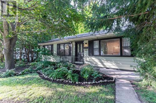 31 Academy Street, Hamilton, ON - Outdoor With Deck Patio Veranda