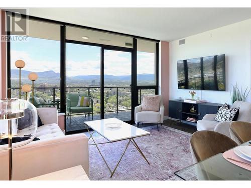 1471 St. Paul Street Unit# 2307, Kelowna, BC - Indoor Photo Showing Living Room