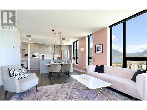 1471 St. Paul Street Unit# 2307, Kelowna, BC - Indoor Photo Showing Living Room