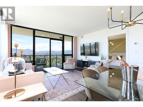 1471 St. Paul Street Unit# 2307, Kelowna, BC - Indoor Photo Showing Living Room