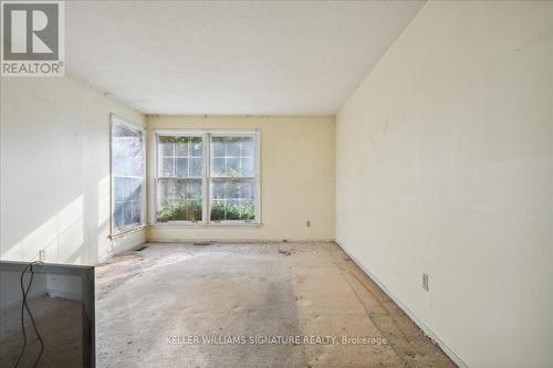 1215 Garthdale Court, Oakville, ON - Indoor Photo Showing Other Room