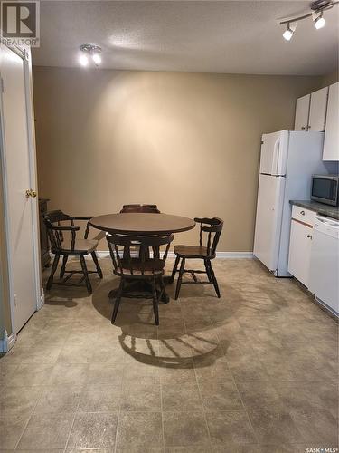 304 306 Perkins Street, Estevan, SK - Indoor Photo Showing Kitchen